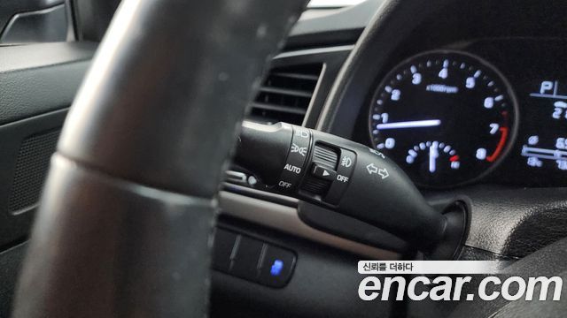 Hyundai AVANTE 2017 — photo 15