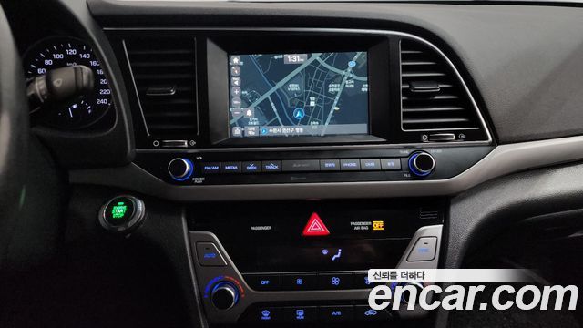 Hyundai AVANTE 2017 — photo 17