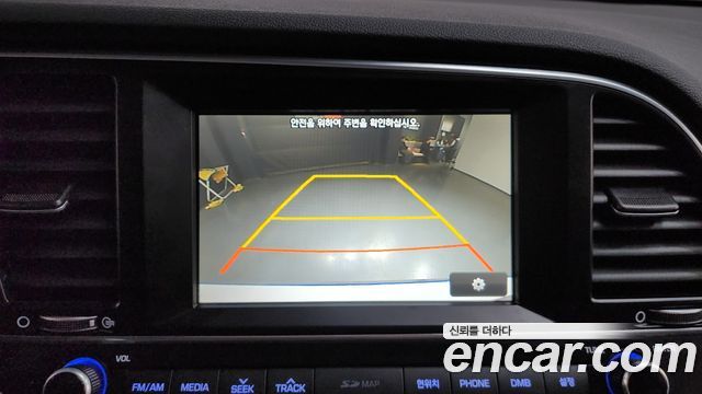 Hyundai AVANTE 2017 — photo 18