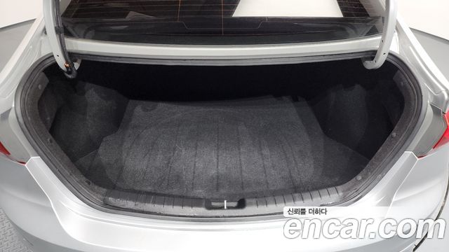 Hyundai AVANTE 2017 — photo 20