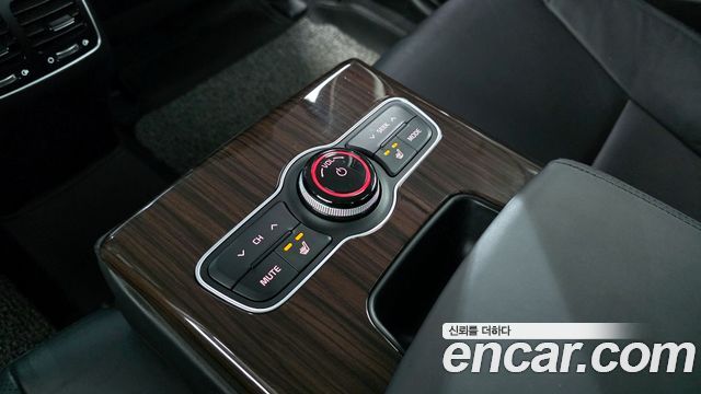 Kia K7 2015 — photo 16