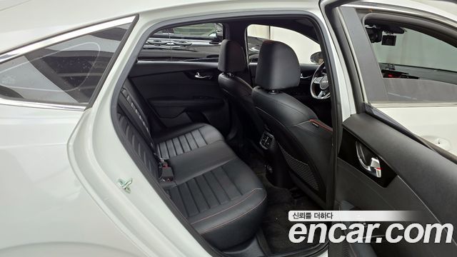 Kia K3 2022 — photo 12