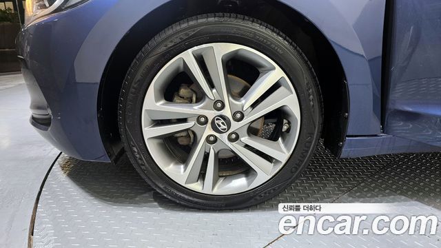 Hyundai AVANTE 2018 — photo 5