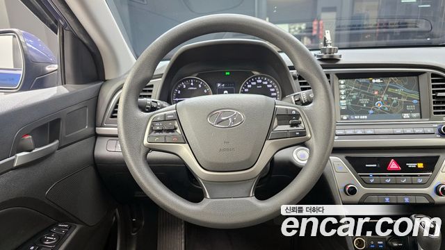 Hyundai AVANTE 2018 — photo 13