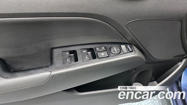 Hyundai AVANTE 2018 — photo 17