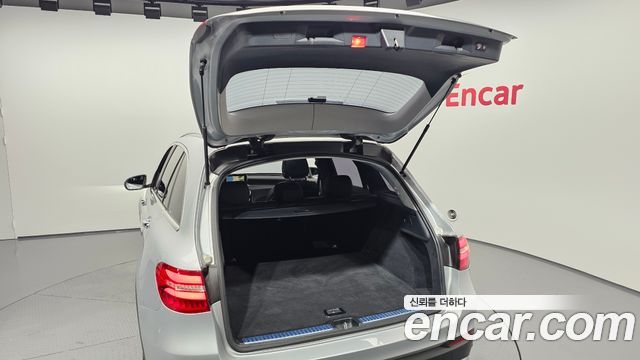 Mercedes-Benz GLC-Class 2017 — photo 20