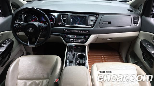 Kia Canival 2019 — photo 7