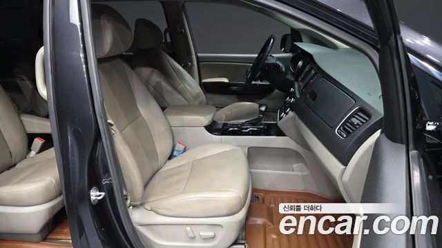 Kia Canival 2019 — photo 11