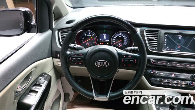Kia Canival 2019 — photo 13