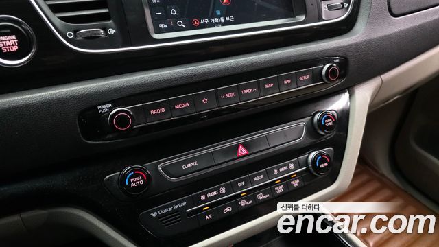 Kia Canival 2019 — photo 16
