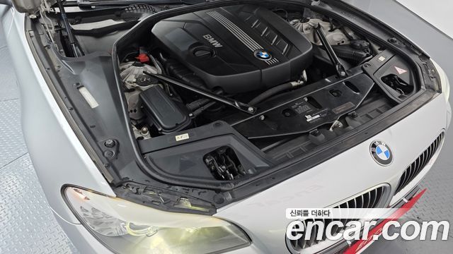 BMW 5-Series 2011 — photo 6