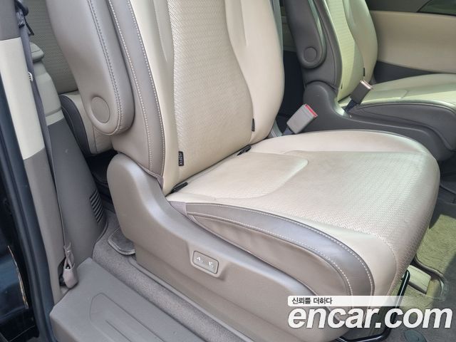 Kia Canival 2022 — photo 14