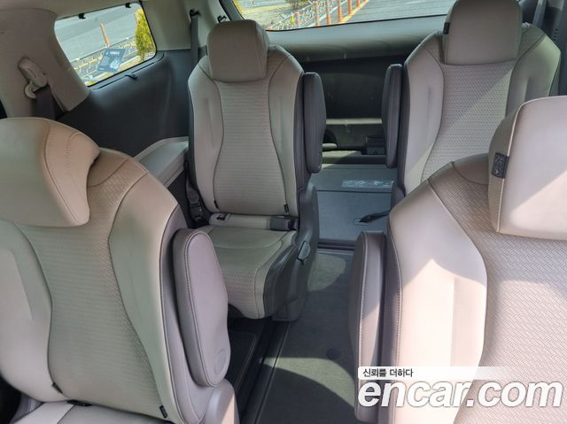 Kia Canival 2022 — photo 16