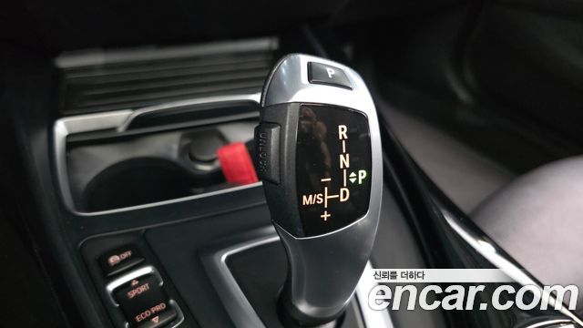 BMW 1-Series 2019 — photo 9
