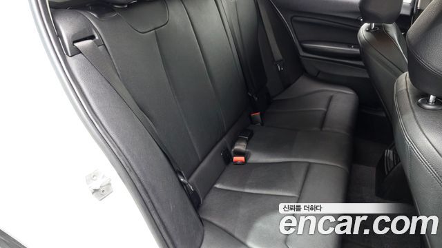 BMW 1-Series 2019 — photo 12