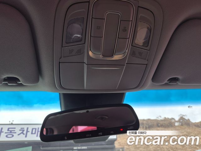 Hyundai Santafe 2019 — photo 18