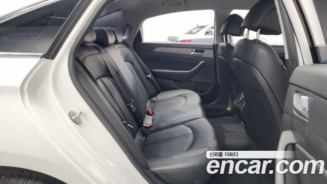 Hyundai Sonata 2017 — photo 12