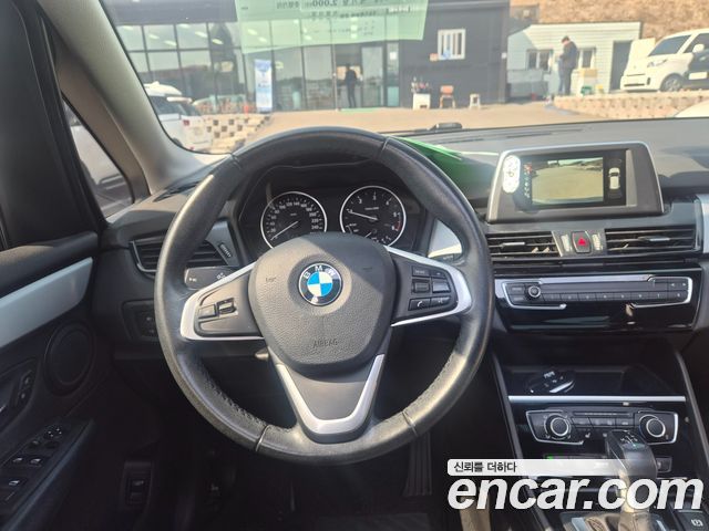 BMW 2-Series 2017 — photo 12