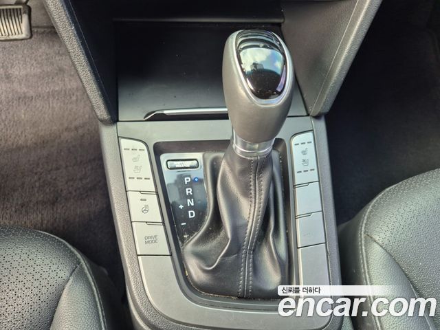 Hyundai AVANTE 2018 — photo 15