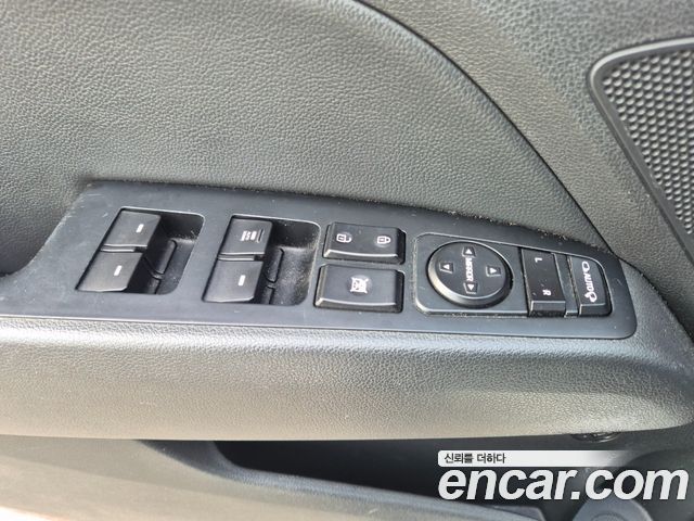 Hyundai AVANTE 2018 — photo 17