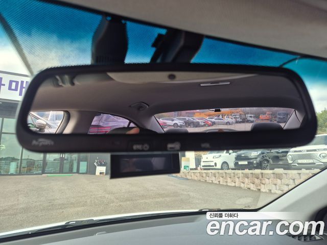 Hyundai AVANTE 2018 — photo 18