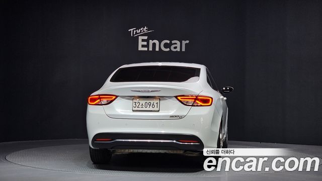 Chrysler 200 2015 — photo 4