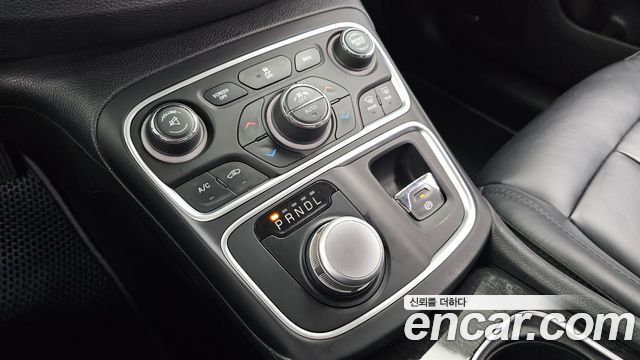 Chrysler 200 2015 — photo 9