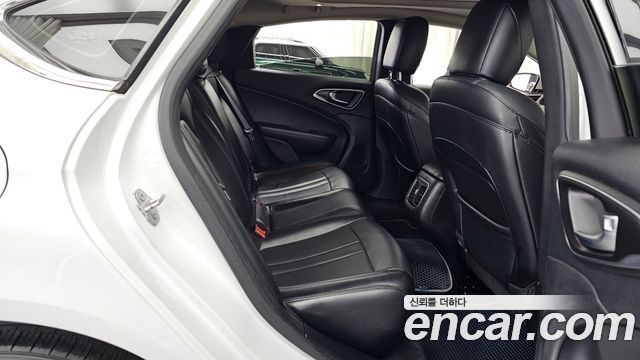 Chrysler 200 2015 — photo 12