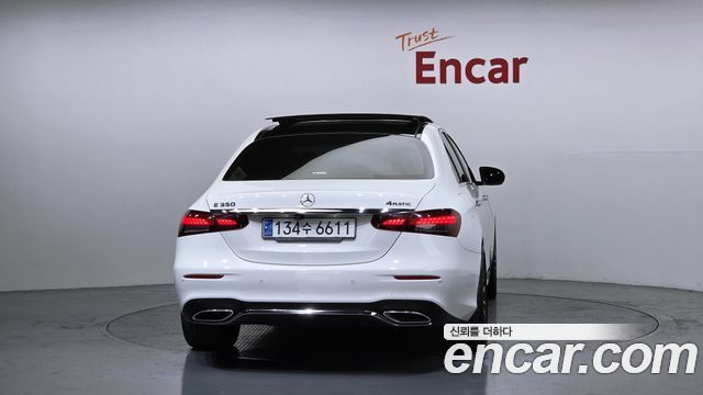 Mercedes-Benz E-Class 2021 — photo 4