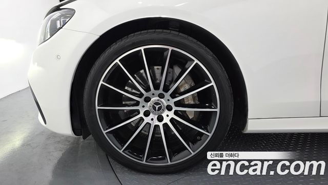 Mercedes-Benz E-Class 2021 — photo 5