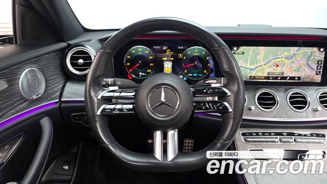 Mercedes-Benz E-Class 2021 — photo 13