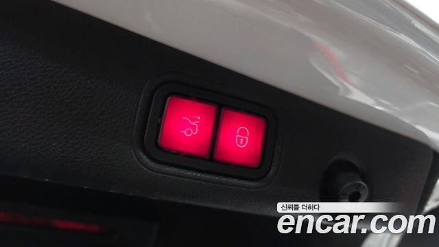 Mercedes-Benz E-Class 2021 — photo 20