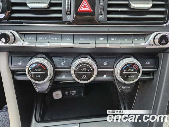 Genesis G70 2018 — photo 8