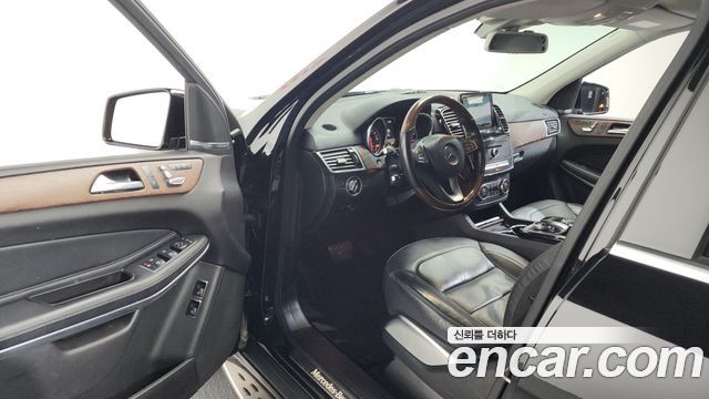 Mercedes-Benz GLS-Class 2017 — photo 10