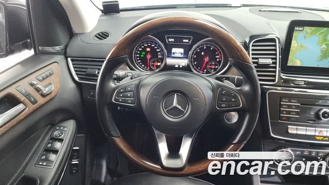 Mercedes-Benz GLS-Class 2017 — photo 13