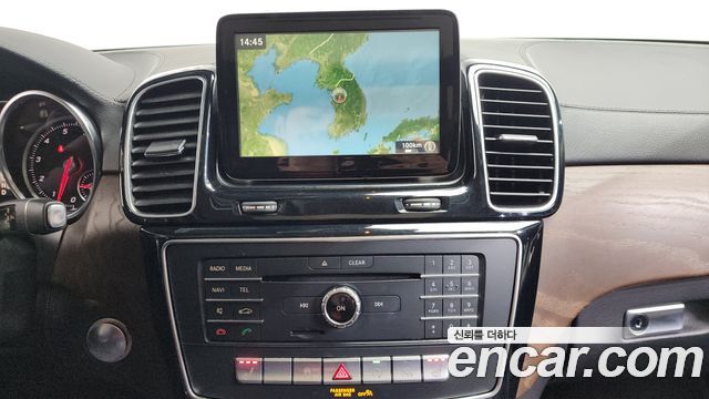 Mercedes-Benz GLS-Class 2017 — photo 15
