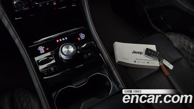 Jeep Cherokee 2021 — photo 9
