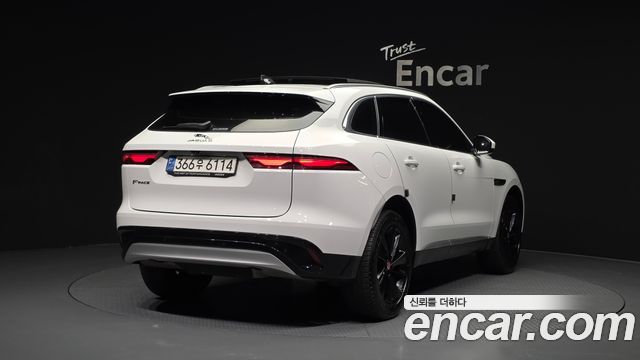 Jaguar F-PACE 2023 — photo 2
