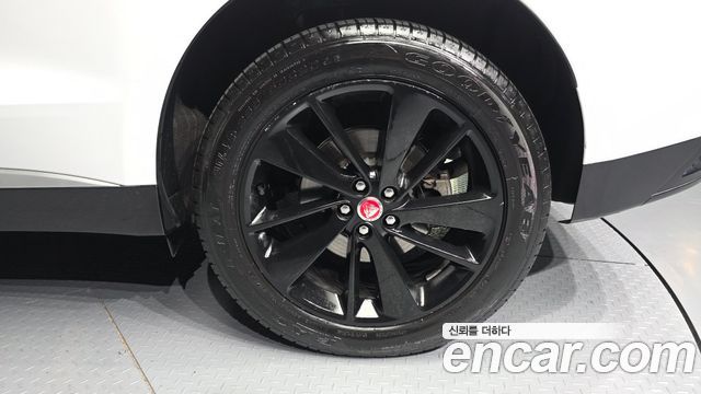 Jaguar F-PACE 2023 — photo 5