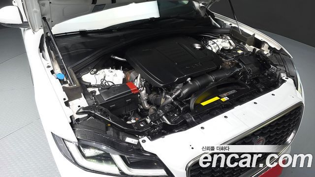 Jaguar F-PACE 2023 — photo 6