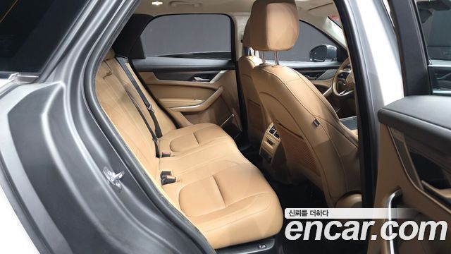 Jaguar F-PACE 2023 — photo 12