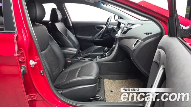 Hyundai AVANTE 2015 — photo 11