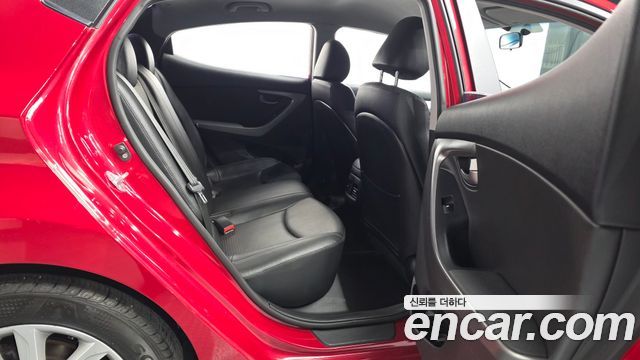 Hyundai AVANTE 2015 — photo 12
