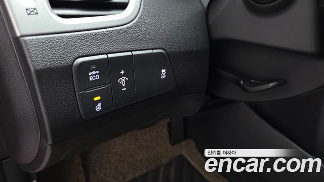 Hyundai AVANTE 2015 — photo 17