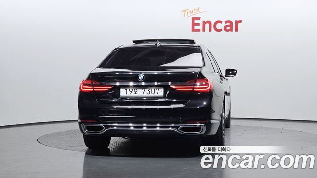 BMW 7-Series 2016 — photo 4