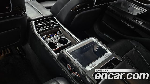 BMW 7-Series 2016 — photo 17