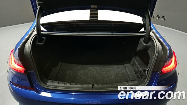 BMW 3-Series 2021 — photo 20