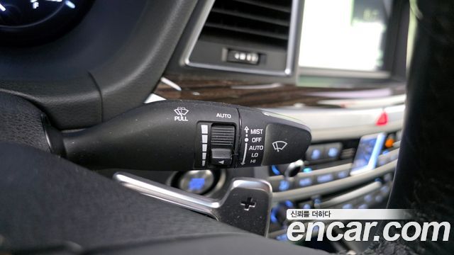 Genesis G80 2018 — photo 16