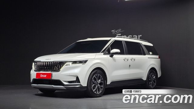 Kia Canival 2023 — photo 1