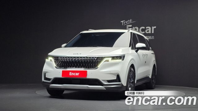 Kia Canival 2023 — photo 3